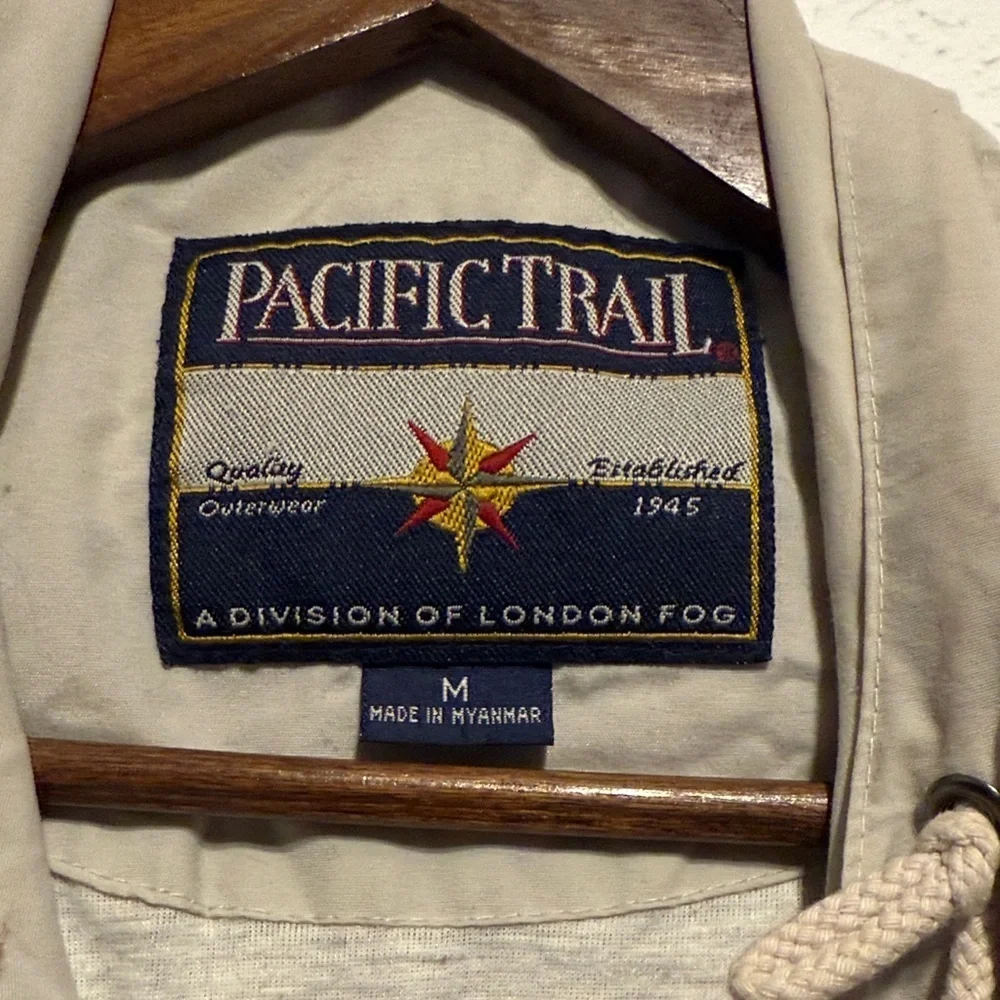 Pacific Trail Light Beige Lightweight Hooded Jacket Cinch Waist M Outdoor Hiking